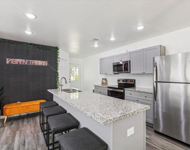 2631 Stevens Street - Photo Thumbnail 6
