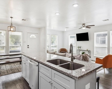 2631 Stevens Street - Photo Thumbnail 5