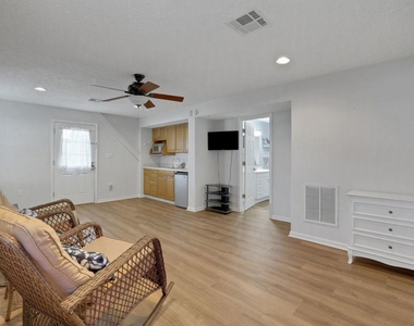 140 Elm Drive - Photo Thumbnail 19