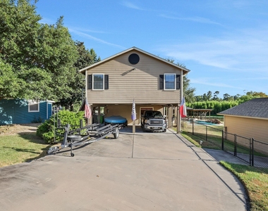 140 Elm Drive - Photo Thumbnail 1