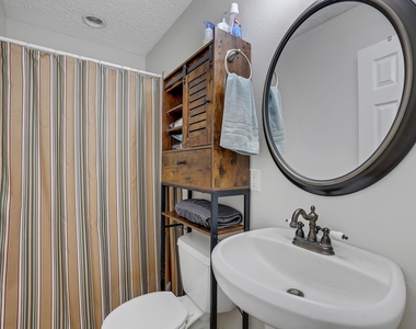 140 Elm Drive - Photo Thumbnail 13