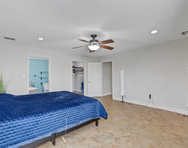 140 Elm Drive - Photo Thumbnail 9