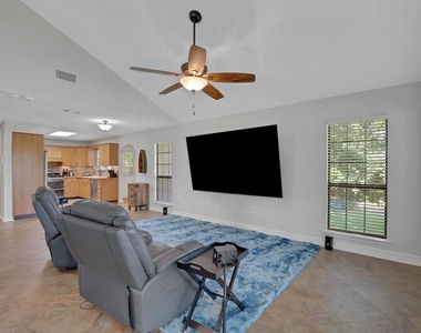 140 Elm Drive - Photo Thumbnail 7