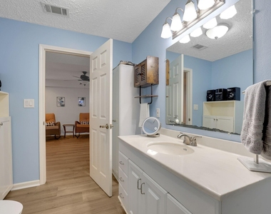 140 Elm Drive - Photo Thumbnail 21