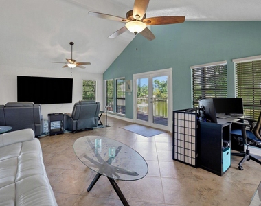 140 Elm Drive - Photo Thumbnail 6