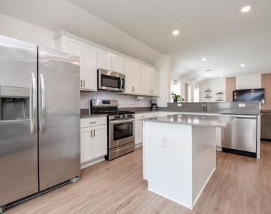 26622 Bluestem Valley Lane - Photo Thumbnail 10