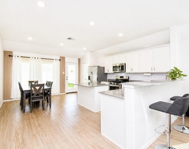 26622 Bluestem Valley Lane - Photo Thumbnail 11