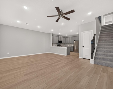 8033 Scanlan Trail - Photo Thumbnail 7