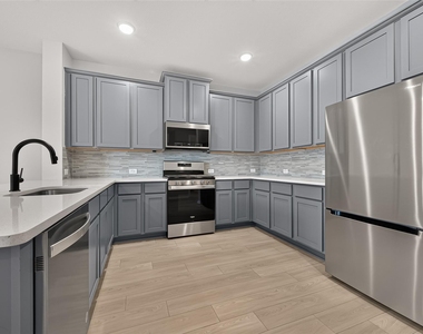 8033 Scanlan Trail - Photo Thumbnail 11
