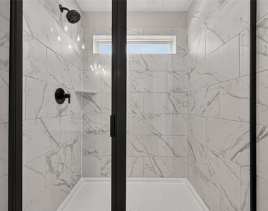 8033 Scanlan Trail - Photo Thumbnail 24