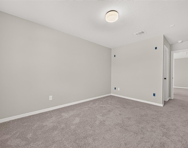 8033 Scanlan Trail - Photo Thumbnail 34