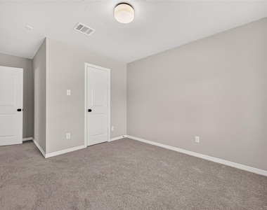 8033 Scanlan Trail - Photo Thumbnail 30