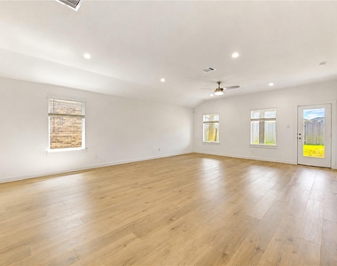30215 Lone Peak Drive - Photo Thumbnail 11