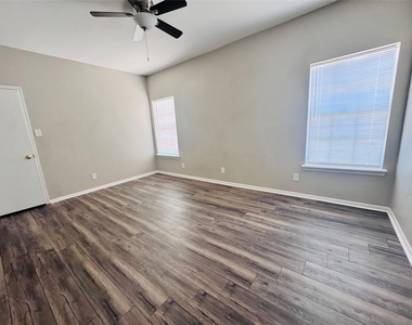 7352 Regency Square Court - Photo Thumbnail 20