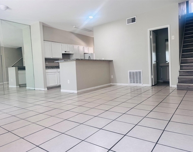 7352 Regency Square Court - Photo Thumbnail 8