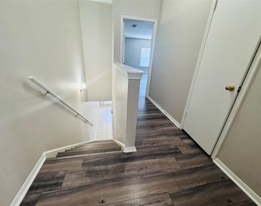 7352 Regency Square Court - Photo Thumbnail 19
