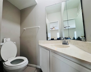 7352 Regency Square Court - Photo Thumbnail 14