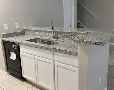 7352 Regency Square Court - Photo Thumbnail 12