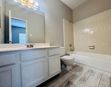 7352 Regency Square Court - Photo Thumbnail 23