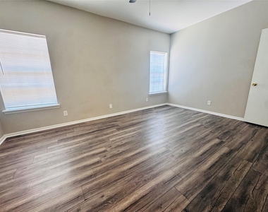 7352 Regency Square Court - Photo Thumbnail 22