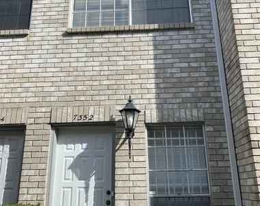 7352 Regency Square Court - Photo Thumbnail 4