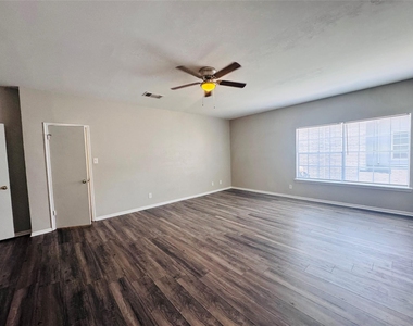 7352 Regency Square Court - Photo Thumbnail 17
