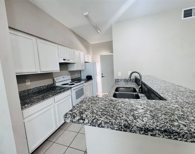 7352 Regency Square Court - Photo Thumbnail 11