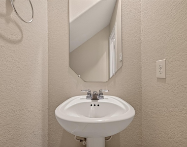 16226 Westley Ridge Drive - Photo Thumbnail 14