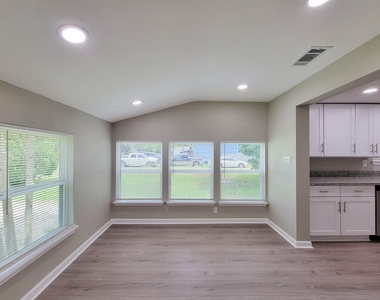 1107 Roosevelt Street - Photo Thumbnail 5