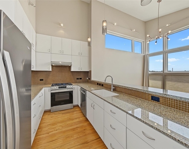 1909 Oakdale Street - Photo Thumbnail 28
