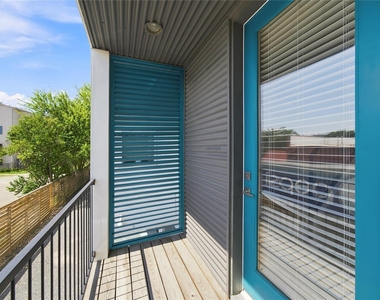 1909 Oakdale Street - Photo Thumbnail 16
