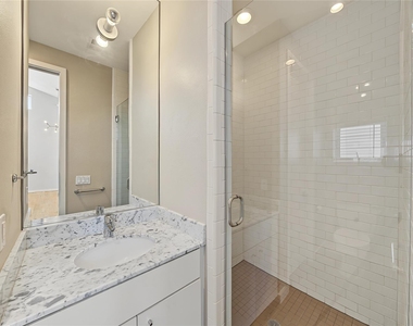 1909 Oakdale Street - Photo Thumbnail 21