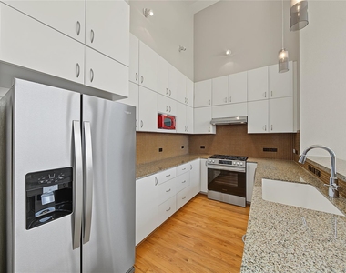 1909 Oakdale Street - Photo Thumbnail 27