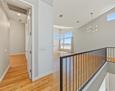 1909 Oakdale Street - Photo Thumbnail 18