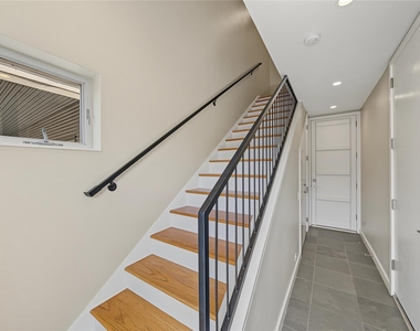 1909 Oakdale Street - Photo Thumbnail 3