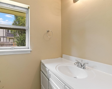 18108 Wild Oak Drive - Photo Thumbnail 12