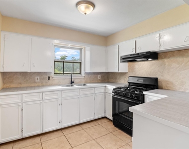 18108 Wild Oak Drive - Photo Thumbnail 5