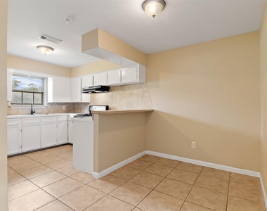 18108 Wild Oak Drive - Photo Thumbnail 8