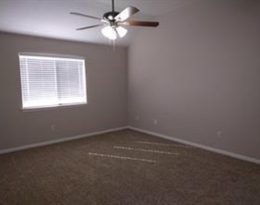 16882 Blue Jay Street - Photo Thumbnail 15