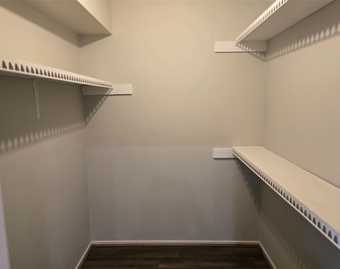12968 Trail Hollow Drive - Photo Thumbnail 17