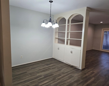 12968 Trail Hollow Drive - Photo Thumbnail 4