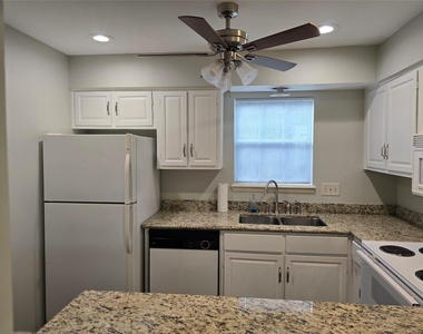 12968 Trail Hollow Drive - Photo Thumbnail 8
