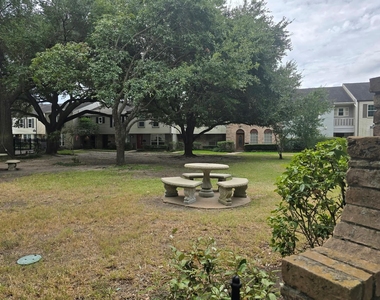 12968 Trail Hollow Drive - Photo Thumbnail 26