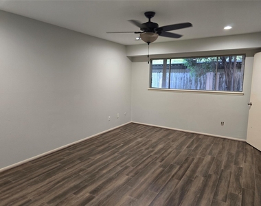 12968 Trail Hollow Drive - Photo Thumbnail 13