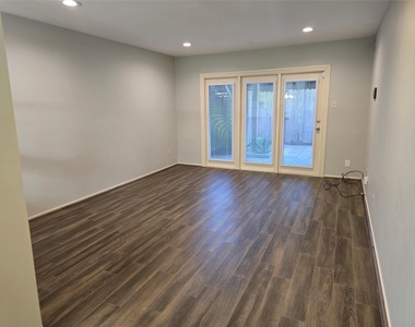 12968 Trail Hollow Drive - Photo Thumbnail 2