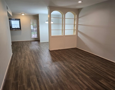 12968 Trail Hollow Drive - Photo Thumbnail 6