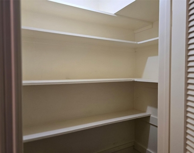 12968 Trail Hollow Drive - Photo Thumbnail 10