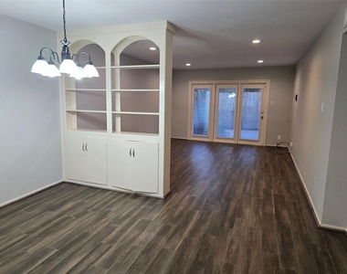 12968 Trail Hollow Drive - Photo Thumbnail 3