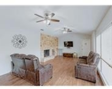 8100 N N Mopac Expressway - Photo Thumbnail 4