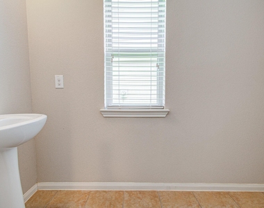 1936 Acaciawood Way - Photo Thumbnail 25